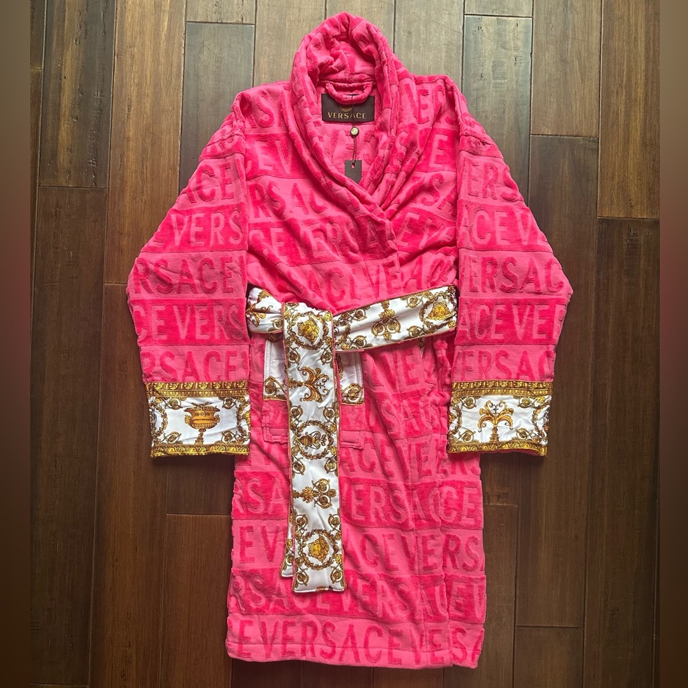 Versace Pink and Gold Plush Robe with Textured Elegance